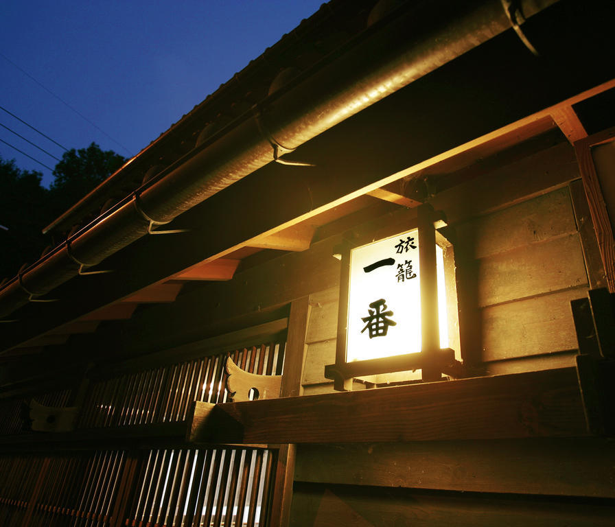 Готель Oyo Hatago Ichiban Тітібу Екстер'єр фото
